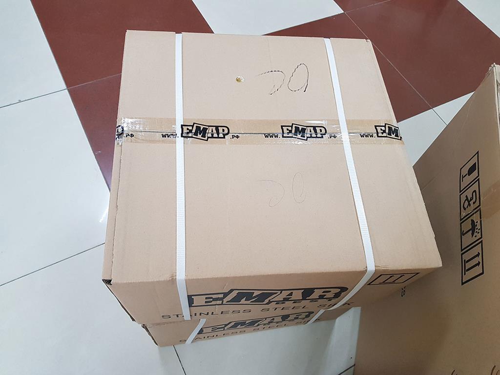 Упаковка 
 товаров Емар в коробку